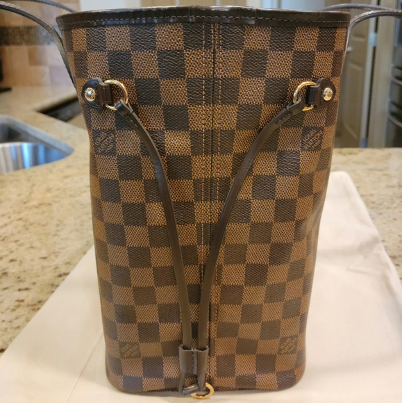 Louis Vuitton Neverfull MM - Picture 4 of 12